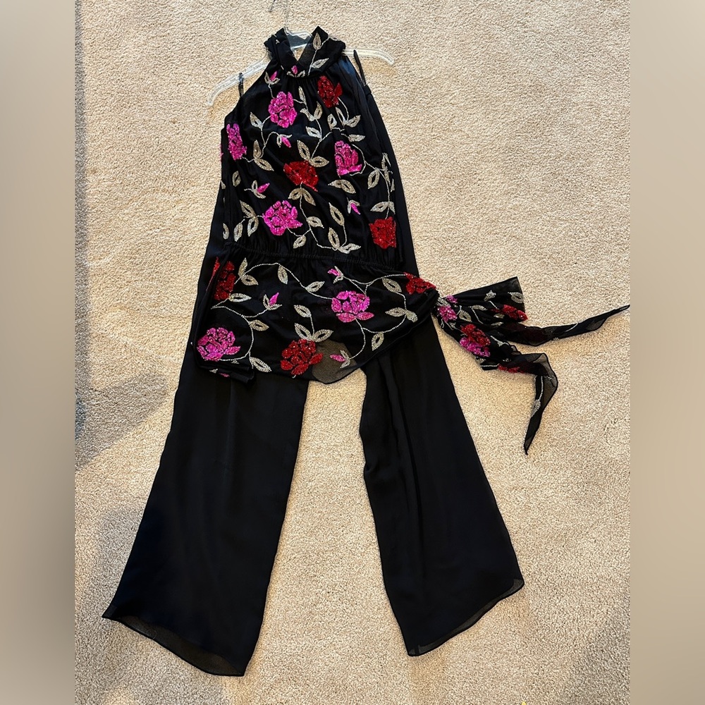 CHETTA B SIZE 12 beaded top with fuchsia & burgundy flowers!